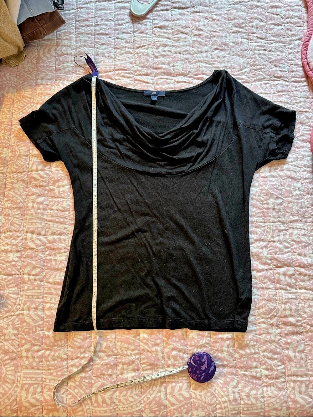 Gap Short Sleeve Drape Neck Top in Black Size Small